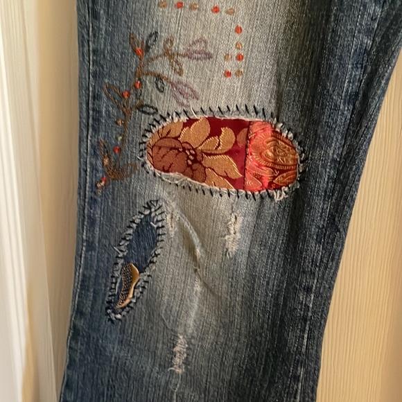 London Jeans distressed patchwork jeans… sharp! Sz 4 34” inseam - Picture 5 of 16